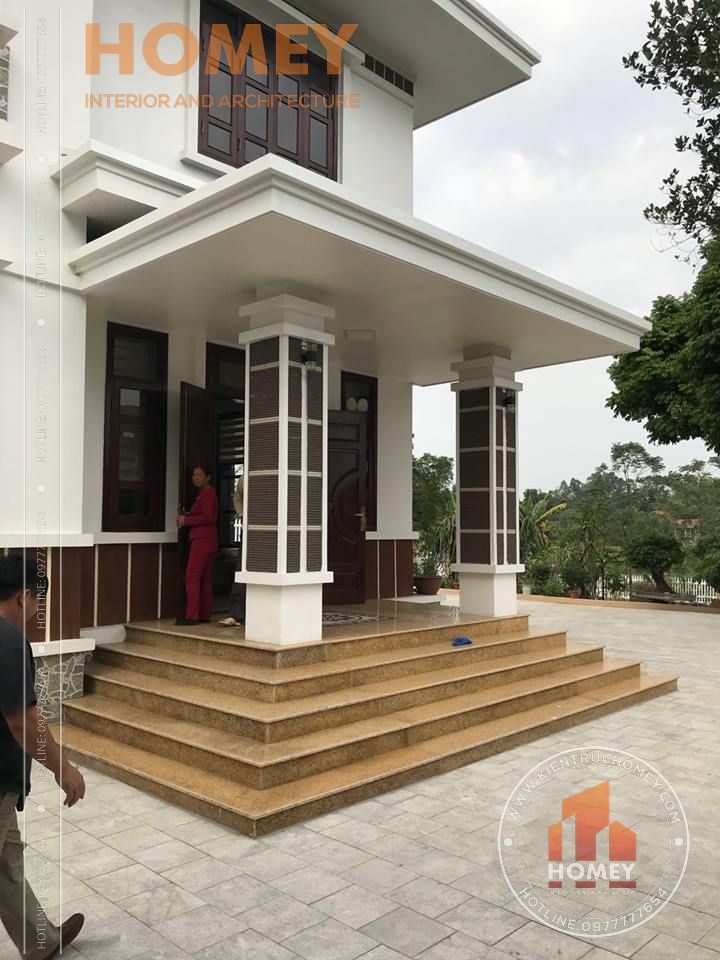 Sảnh phụ mái Thái 2 tầng biệt thự