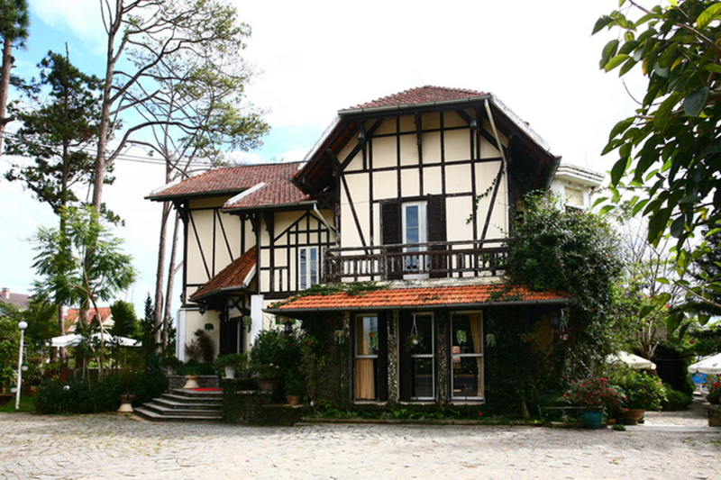 Thiết kế nhà đẹp phong cách indochine đơn giản